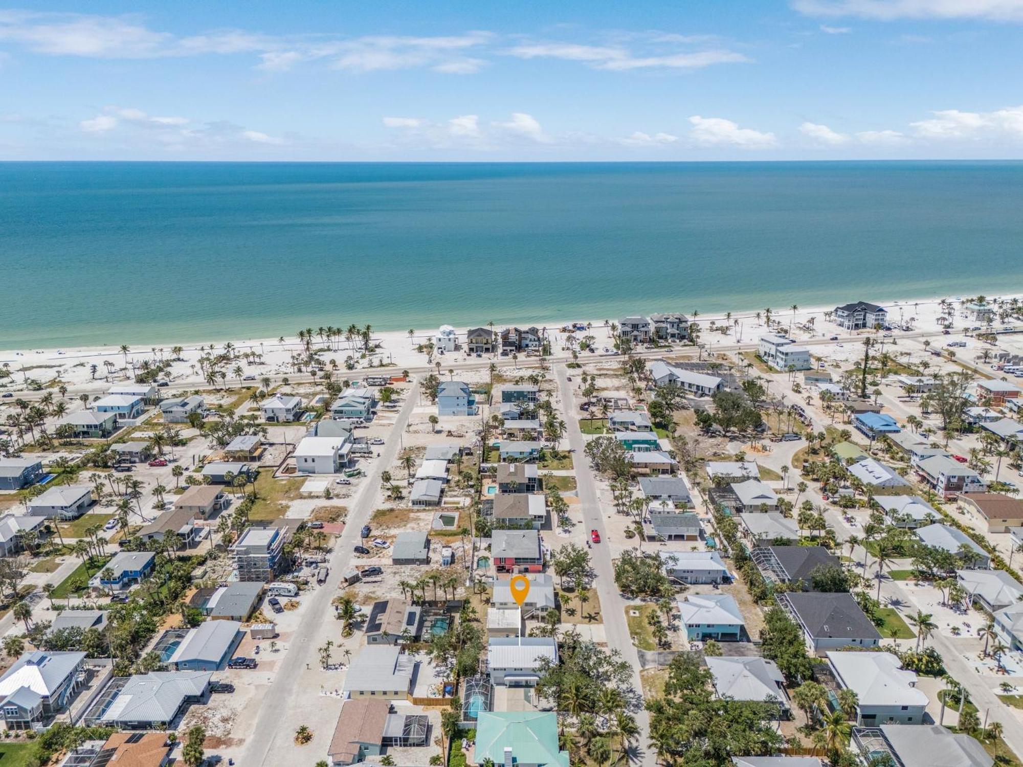 140 Barefoot Bungalow: 4Br/2Ba W/ Heated Pool! Fort Myers Beach Eksteriør billede