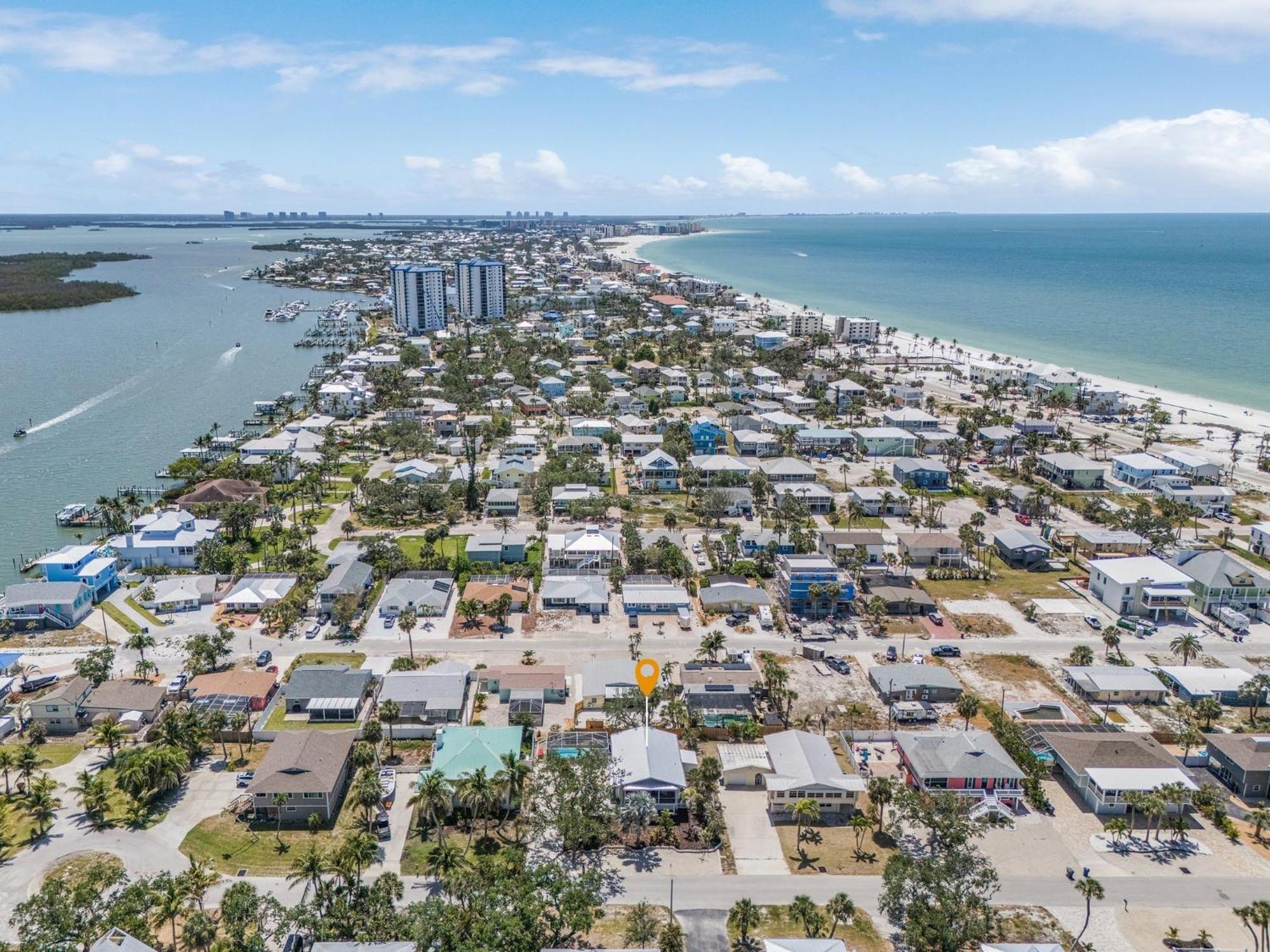 140 Barefoot Bungalow: 4Br/2Ba W/ Heated Pool! Fort Myers Beach Eksteriør billede